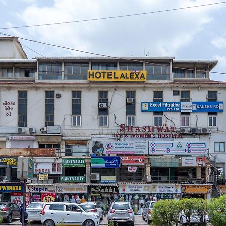 Hotel Alexa By Abc อาเมดาบัด ภายนอก รูปภาพ