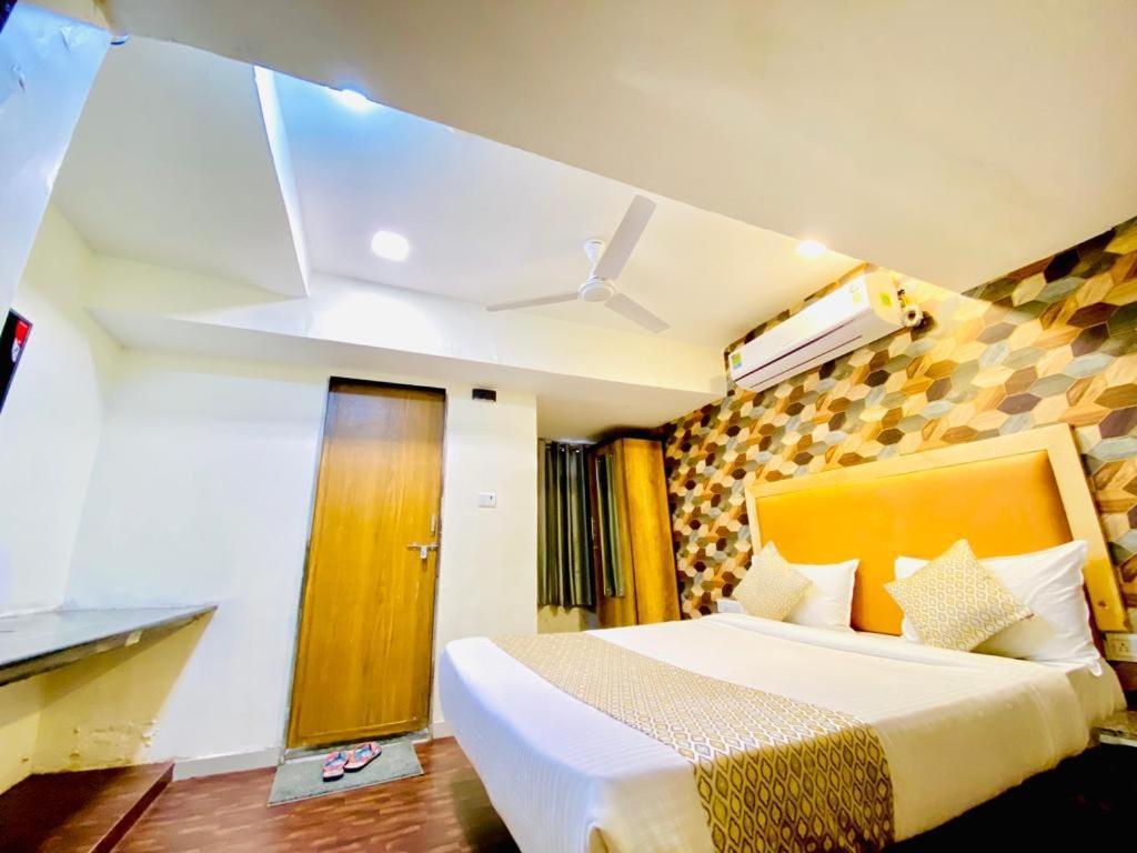 Hotel Alexa By Abc อาเมดาบัด ภายนอก รูปภาพ