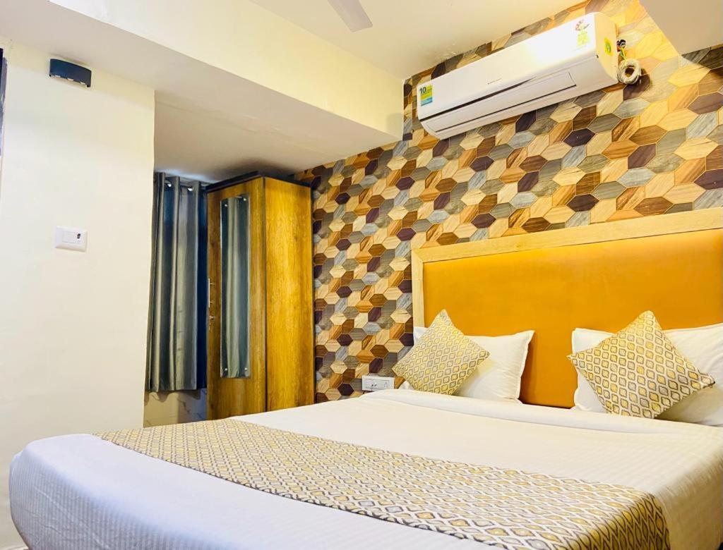 Hotel Alexa By Abc อาเมดาบัด ภายนอก รูปภาพ